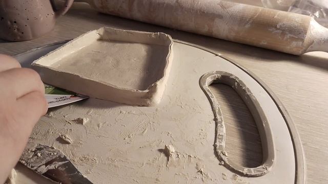 Леплю вещи из глины // 1 часть // тарелка °^° смотреть онлайн