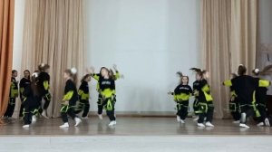 Танец '' Дискотека 90-х '' . Ансамбль танца '' Конфетти '' шк