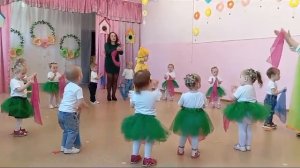Танец с платочками. Весенний утренник во 2 группе ранн?