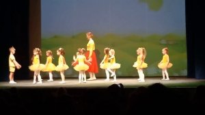 КУРОЧКА  И ЦЫПЛЯТА,  Танец