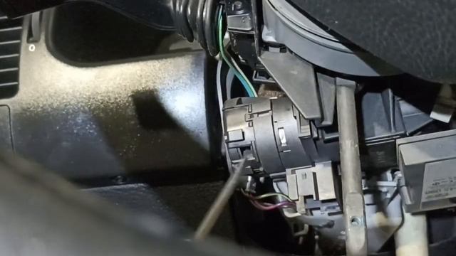 Замена контактной группы замка зажигания Opel Zafira A смотреть онлайн