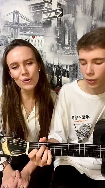 Ты танцуешь на песке одна… смотреть онлайн