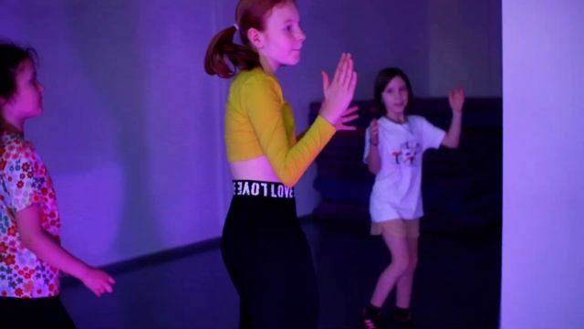 Ученики THE BAT | OPEN KIDS - SHOW GIRLS COVER | DANCE MIX | ДЭНС МИКС | Студи?