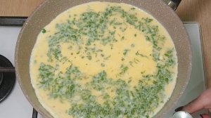 Пышный Омлет с Творогом и Зеленью на Сковороде как Отл