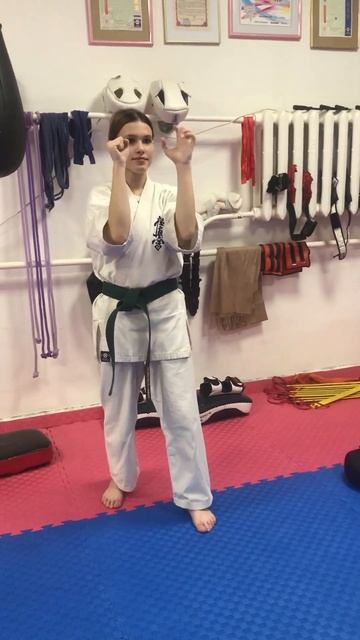 Упражнения на реакцию в Киокусинкай каратэ / Подготов? смотреть онлайн