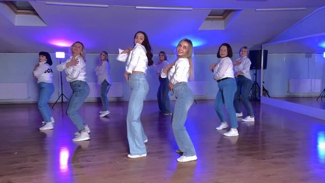 Бачата соло (lady Style) Начинающая группа (3,5 месяца обучен