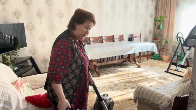 Два дня стирки/ пылесошу / картошка в казане 😋 смотреть онлайн