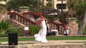 Ipo Lei Momi - гавайский танец про ожерелье твоих жемчужных ласк))). Ага, вы верно поняли