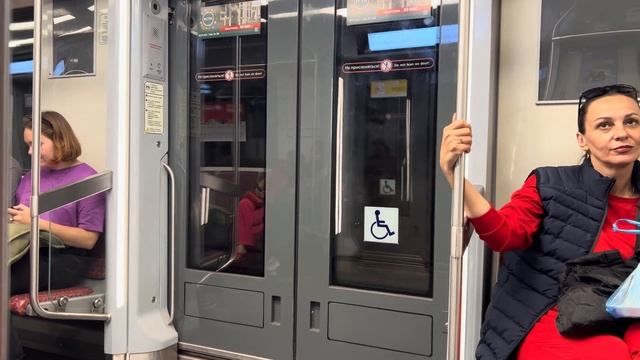 Поездка по Кировско-Выборгской линии (М1) от Девяткино смотреть онлайн