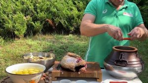 ДОМАШНИЙ ПЕТУХ С ОВОЩАМИ В АФГАНСКОМ КАЗАНЕ : ПОЛНЫЙ Р?