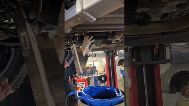 Замена масла в АКПП BMW X6 G06 ZF 8hp76x смотреть онлайн