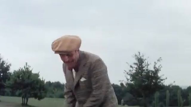 Блестящий удар в гольф. А крыть-то оппонентам нечем.