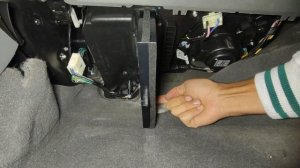 Простая и быстрая замена салонного фильтра в Лачетти