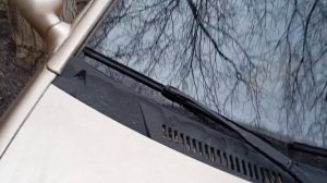 Как снять бескаркасный дворник.