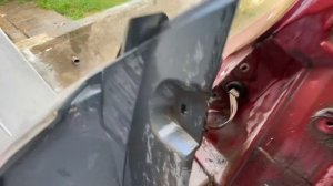 Заміна лампи стоп-сигналу Nissan Rogue T32