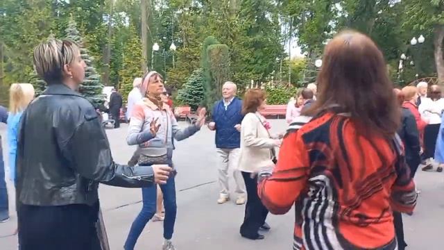 Харьков,танцы,11.05.,"Ой, да менi сниться" смотреть онлайн