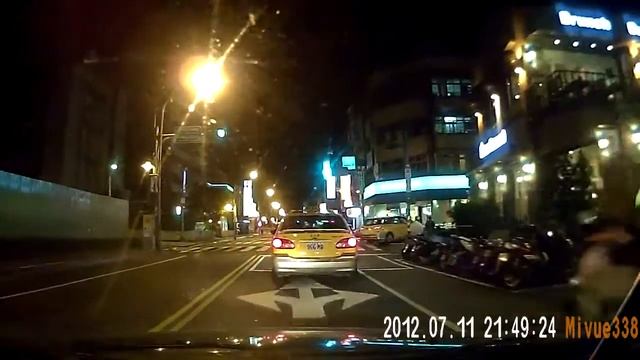 Mio MiVue 338 — ночная съёмка на 1280x720 при 30 к/с