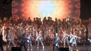 Танцы народов России в красочном клипе