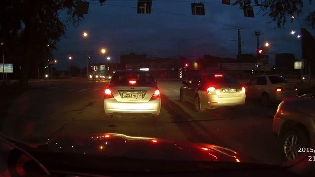 Видеорегистратор DEXP EX-210S. Почти ночь. смотреть онлайн