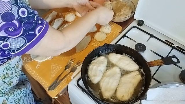 Рецепт пирожков на загляденье. Такие пирожки хочется ? смотреть онлайн