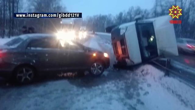 На трассе М-7 в Чуваши столкнулись сразу 5 автомобилей смотреть онлайн
