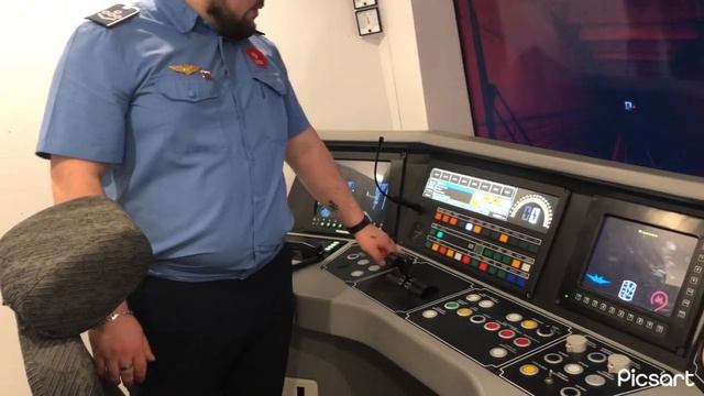 Стояночный тормоз прижат | 81-765 смотреть онлайн