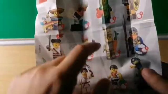 Распаковка минифигурки 20 серии LEGO Minifigurs смотреть онлайн
