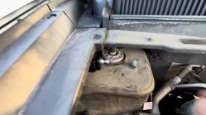 Установка газовых упоров капота на Джетур Дашинг