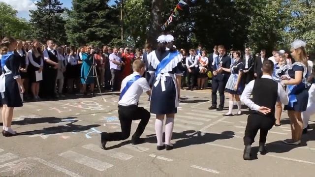 Танец выпускников смотреть онлайн
