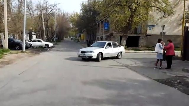 Кто оформит Полицейского за нарушение ПДД? Бегство По?