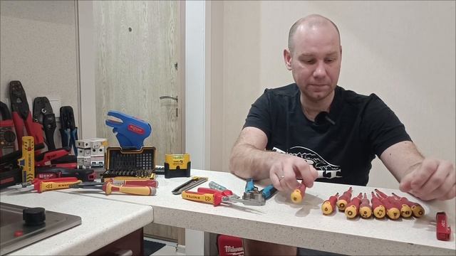 То что нужно домашнему мастеру. Инструмент по электри?