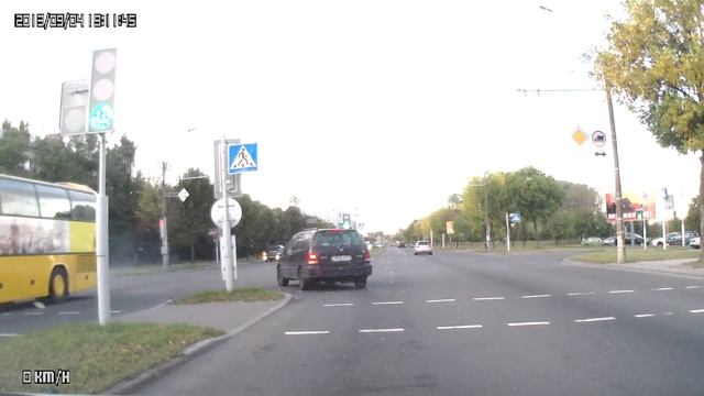 05.09.2013, Задом на перекрестке, попытка проехать на запре