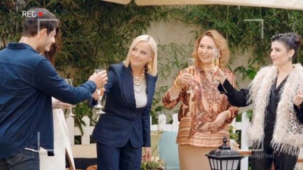 Лейла 9 серия на русском языке. Новый турецкий сериал А