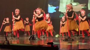 Танец Бабки - Ёжки . Дети 3-5 лет. Пинская Школа DANCE