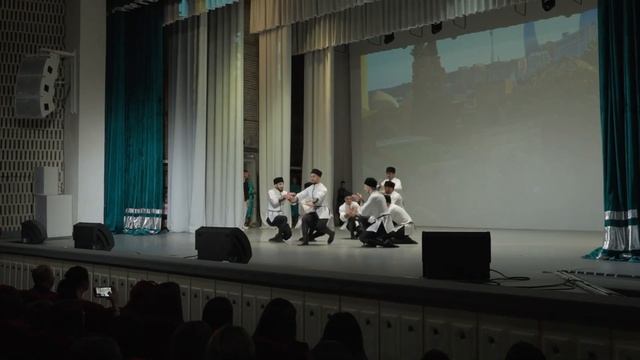 “Bəy Rəqsi” (перевод с азерб. «Танец бека»)