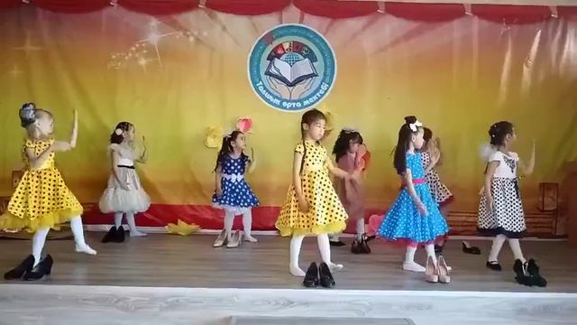 Предшкольный класс группа "Капелька" танец "Маленькие смотреть онлайн