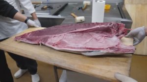 Мастер-класс по разделке 50-килограммового сырого тунца! _ 50 кг шоу-сашими из тунца