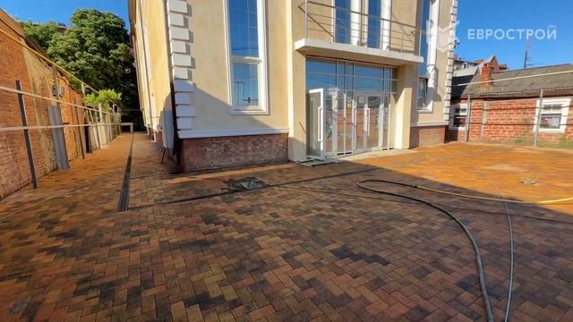 Форма Петра, цвет Саванна. Яркая тротуарная плитка для смотреть онлайн