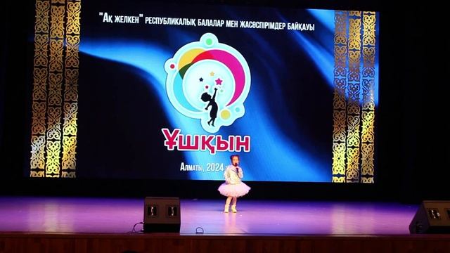 Дебют! Первое выступление маленькой девочки! |Живой зв