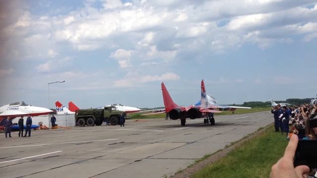Авиашоу «Крылья Пармы» в Перми. 28  июня 2014 год.