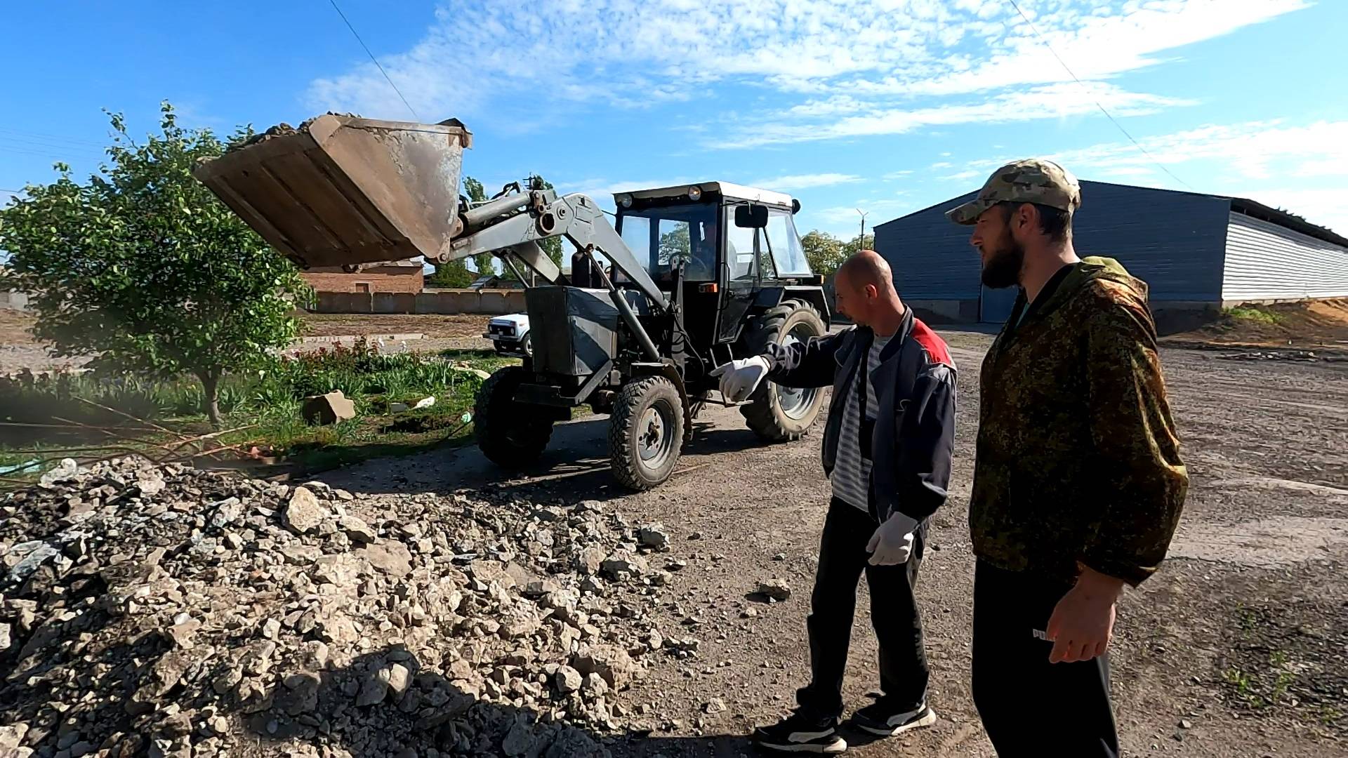 Сегодня с утра на помощь к стройчасти! смотреть онлайн