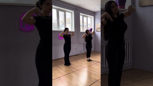 Индивидуальные занятия по пластике 🤍Гарни пар🏛️ смотреть онлайн