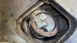 Замена фильтра в бензонасосе  в УАЗ Буханке