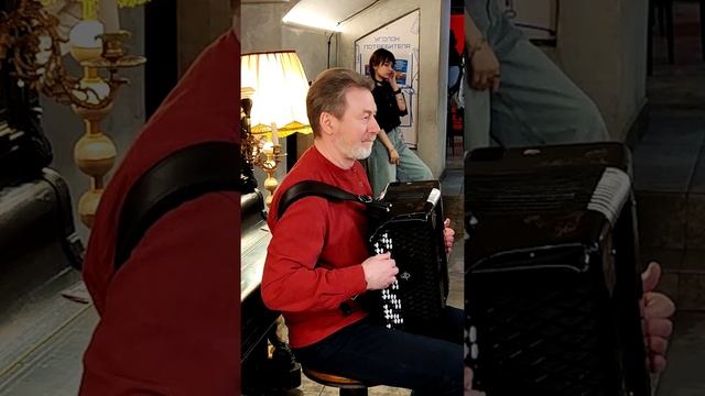 Начинаем смотреть онлайн