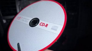 Как за 5 секунд извлечь застрявший диск из авто магнит?