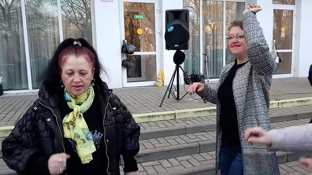 Кучерявая мадам........ 08.03.25 Гомель парк Луначарского 🥰? смотреть онлайн