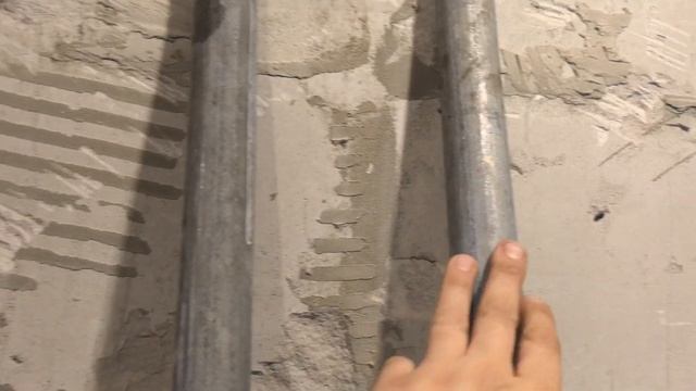 Монтаж стояков холодного и горячего водоснабжения со