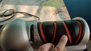 Честный обзор ножеточки Zigmund and Shtain Sharpprofi ZKS-911