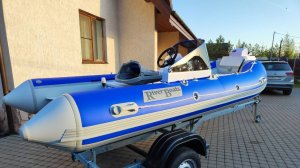 Обзор оснащения лодки RiverBoats 400 с консольным управлением.