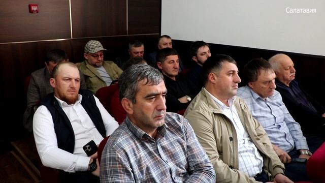 Совещание актива района в администрации МР "Казбековский район" смотреть онлайн